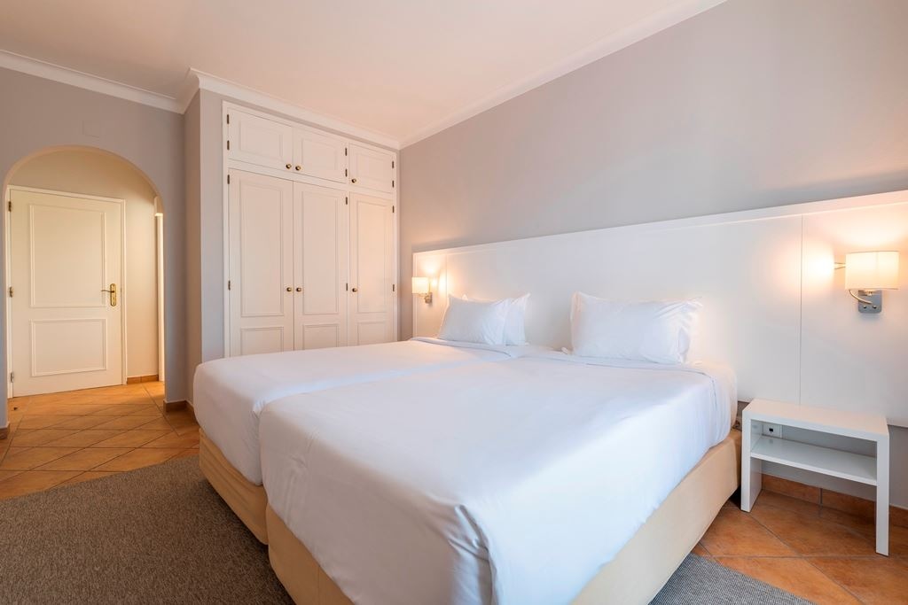 rooms-a1--two-bedroom-townhouse-th2