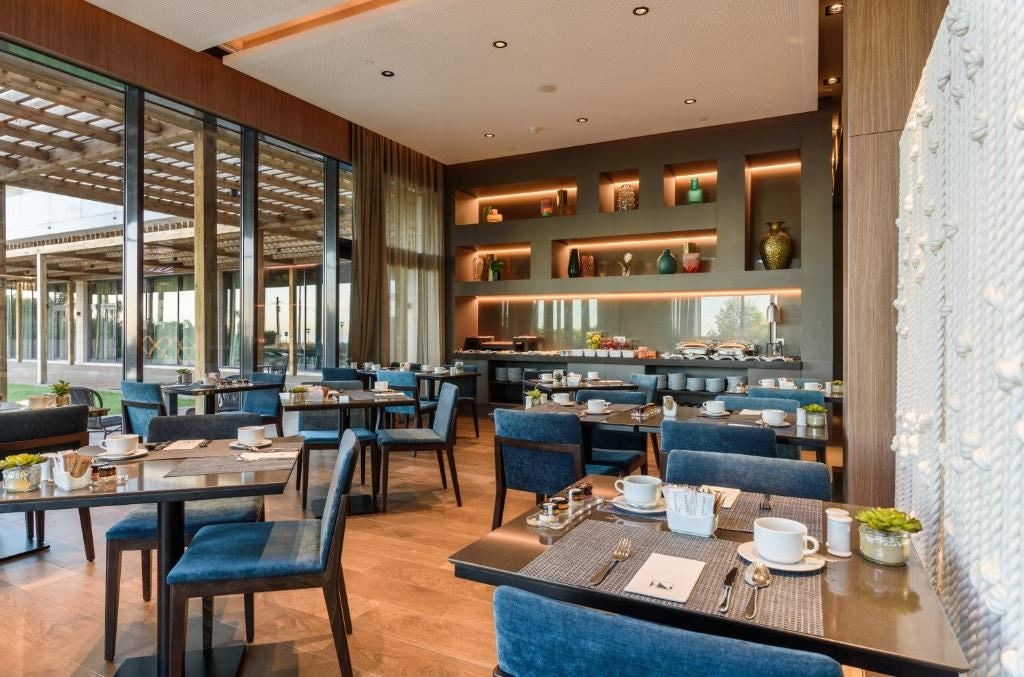 restaurants-restaurants