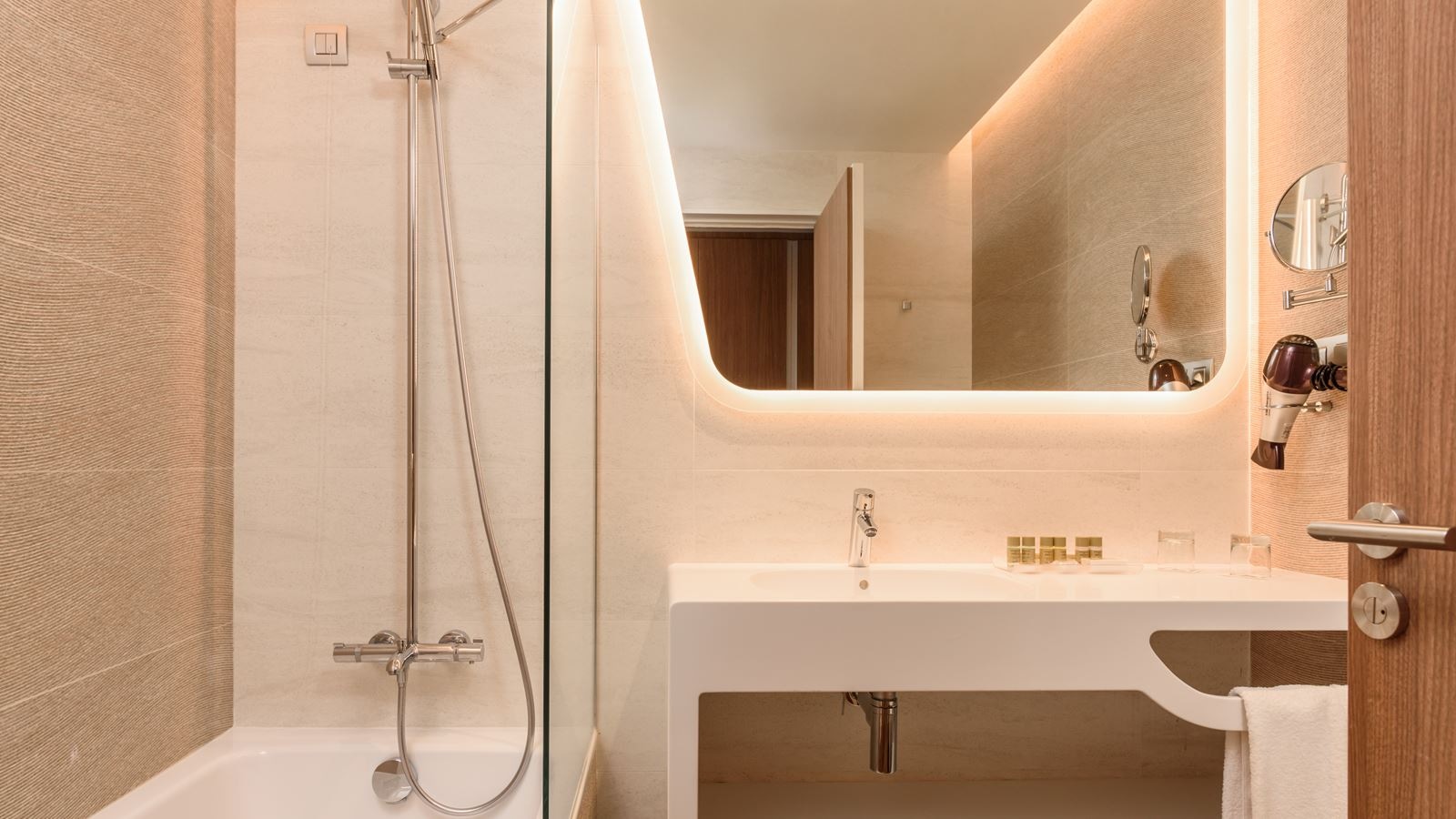 rooms-doble-con-balcon