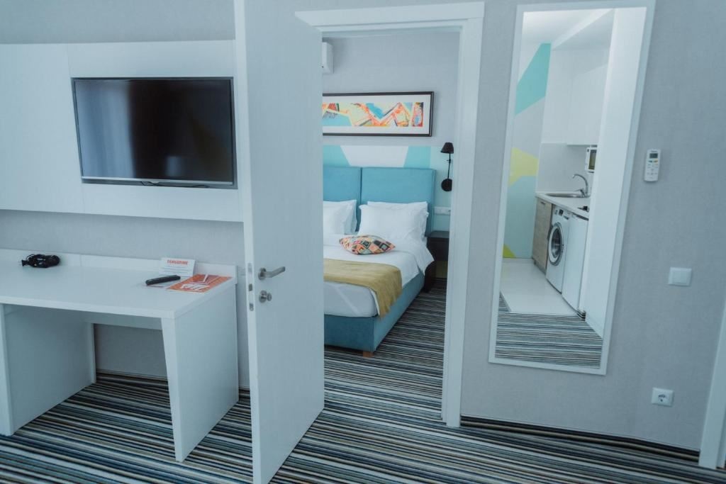 rooms-family-with-kitchenfamily-side-sea-view-and-kitchen