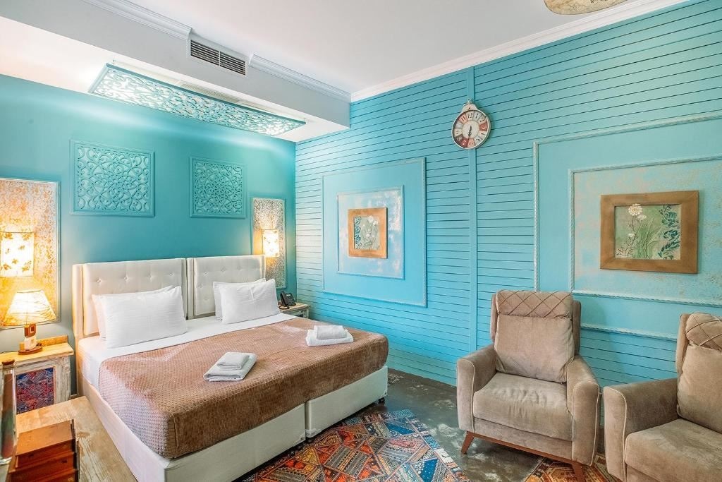 rooms-dbl-vintage-room-with-terrace