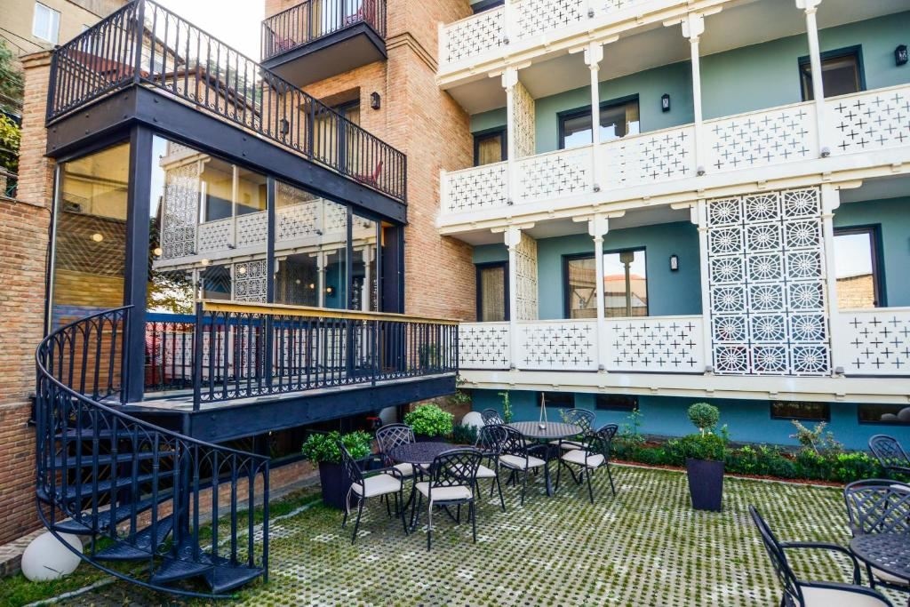 general-main-building