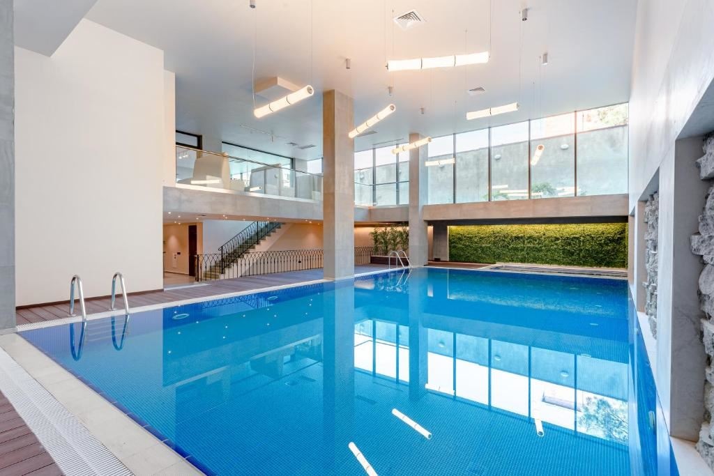 pools-indoor-pool