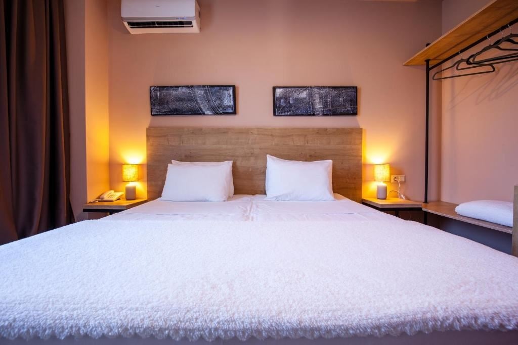 rooms-dbltwin-standard-room-back-view