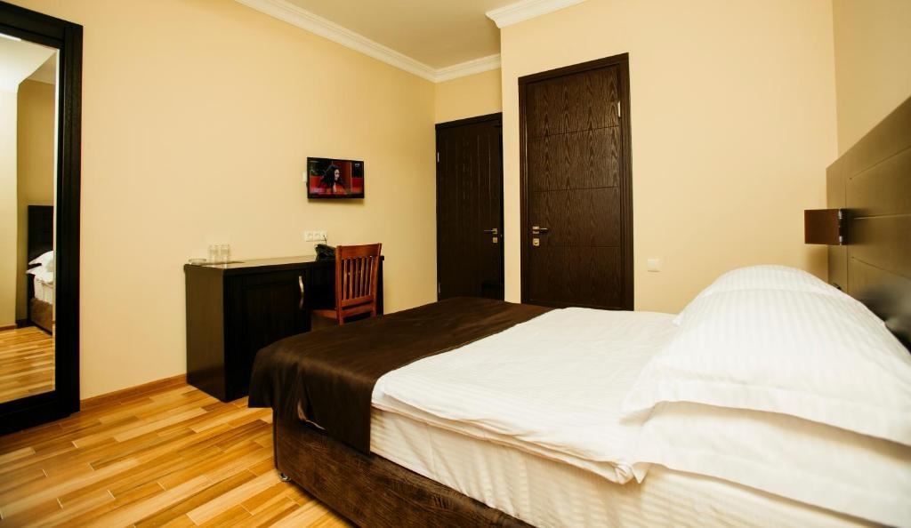 rooms-dbl-eco-room-cv