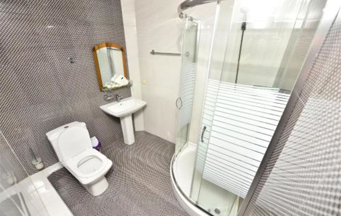 rooms-lux-with-balcony-and-terrace-2-pax