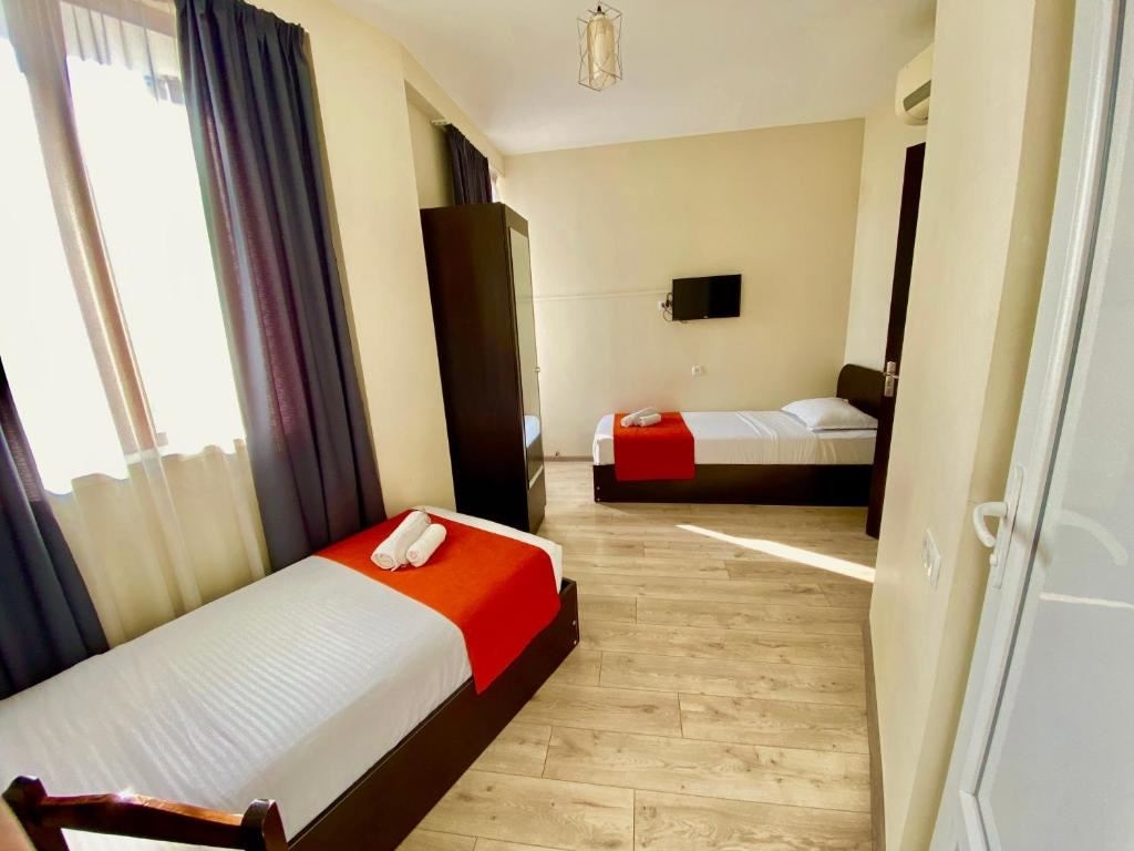 rooms-standard-double-room