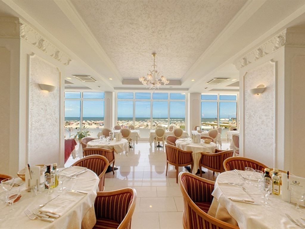 restaurants-restaurant