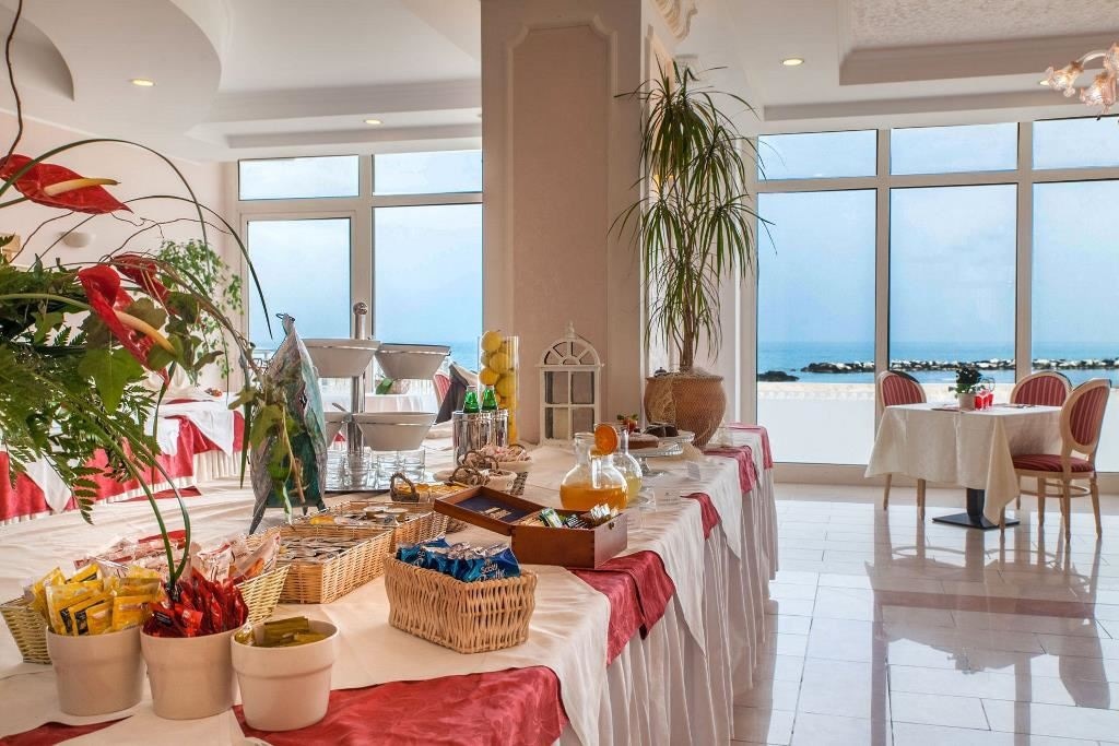 restaurants-restaurant