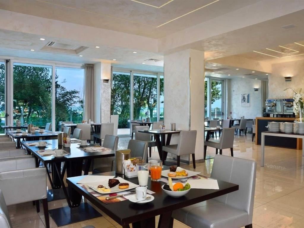 restaurants-breakfast-room