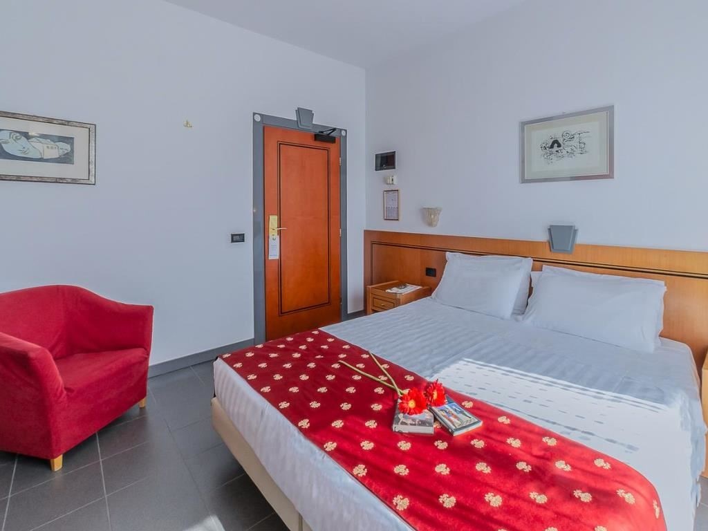 rooms-standard-room-with-balcony