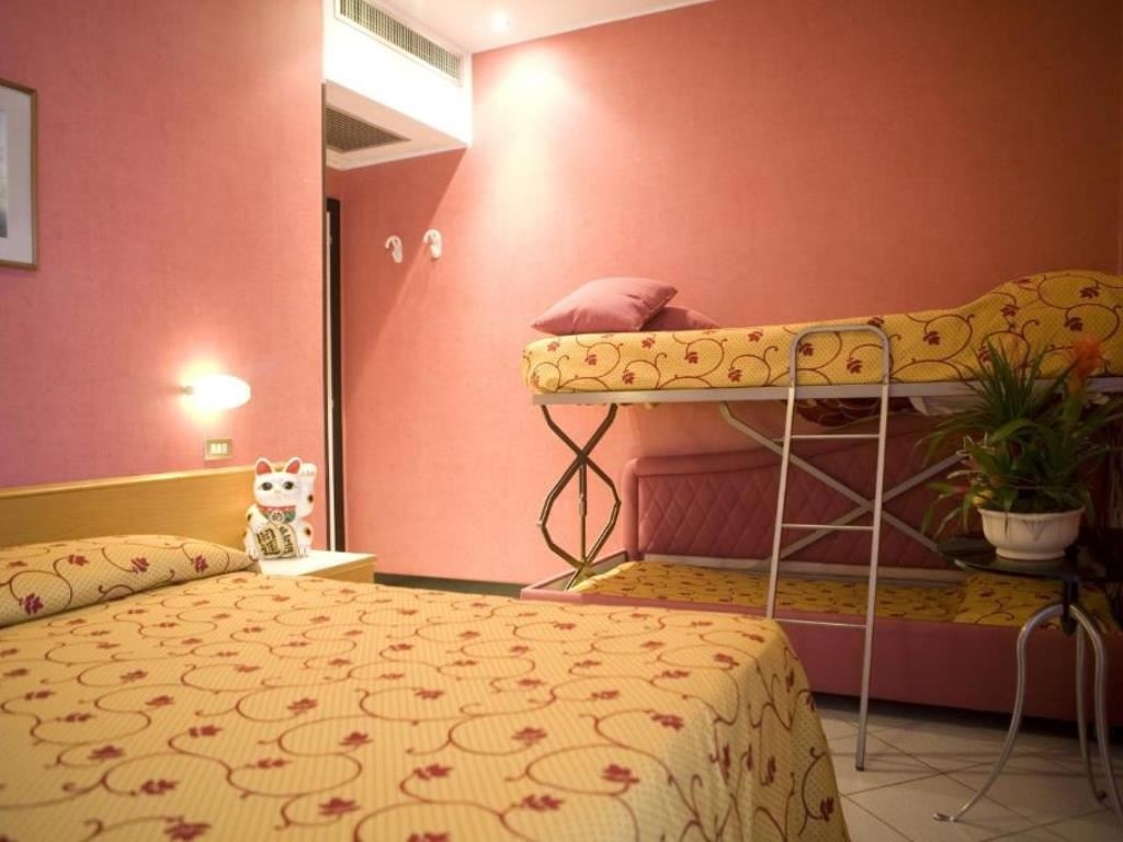 rooms-junior-room-with-balcony