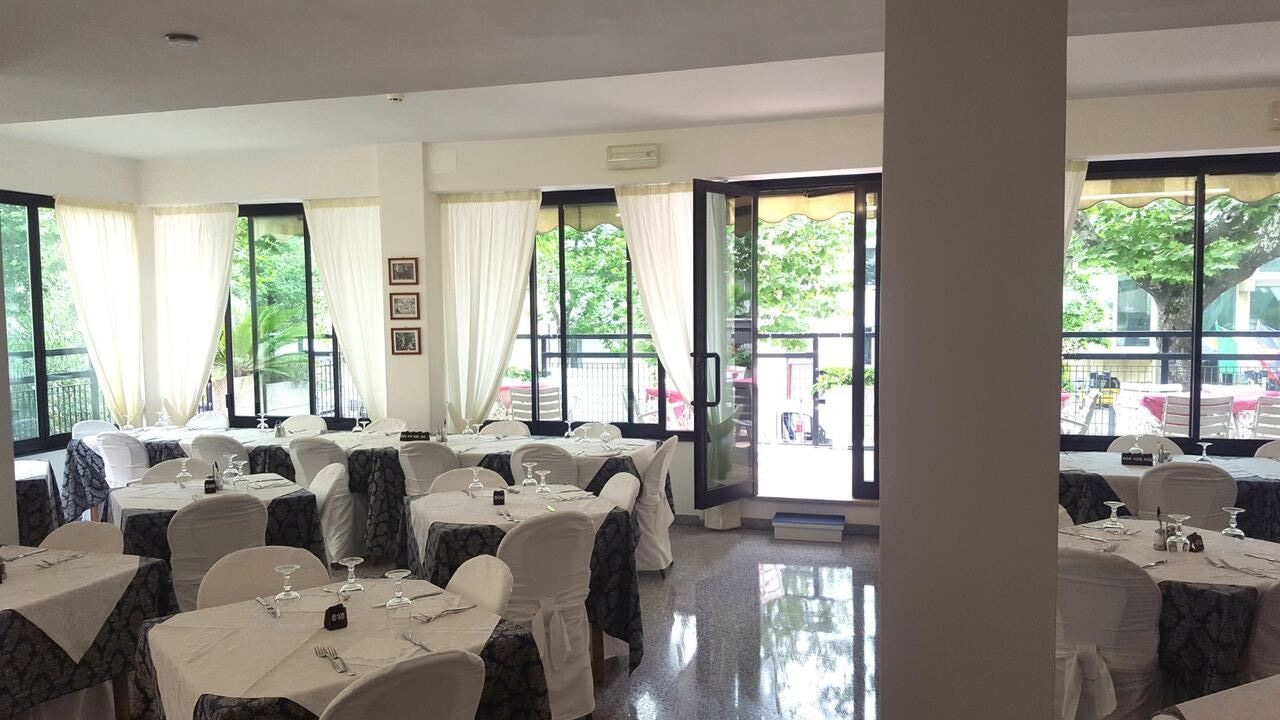 restaurants-restaurant