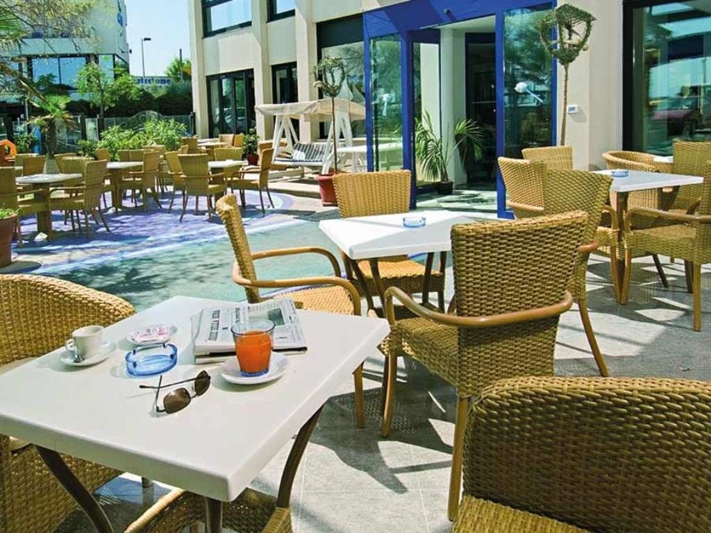 restaurants-restaurant