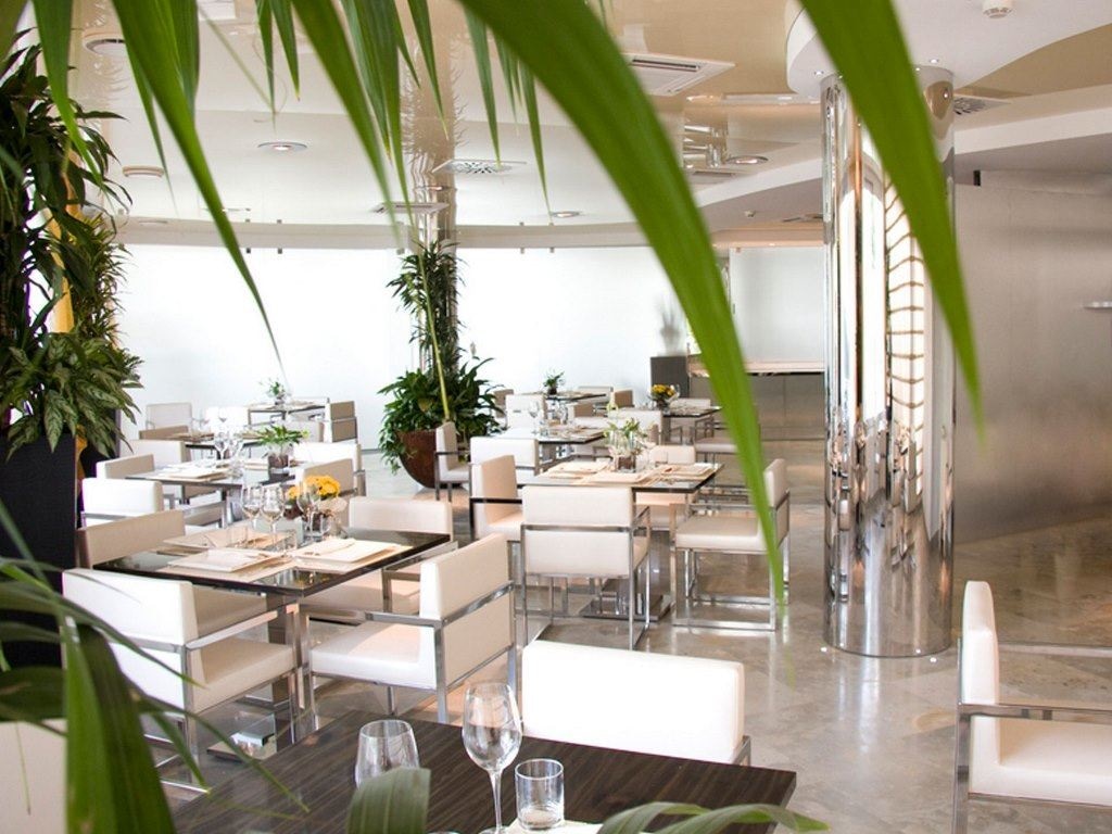 restaurants-restaurant