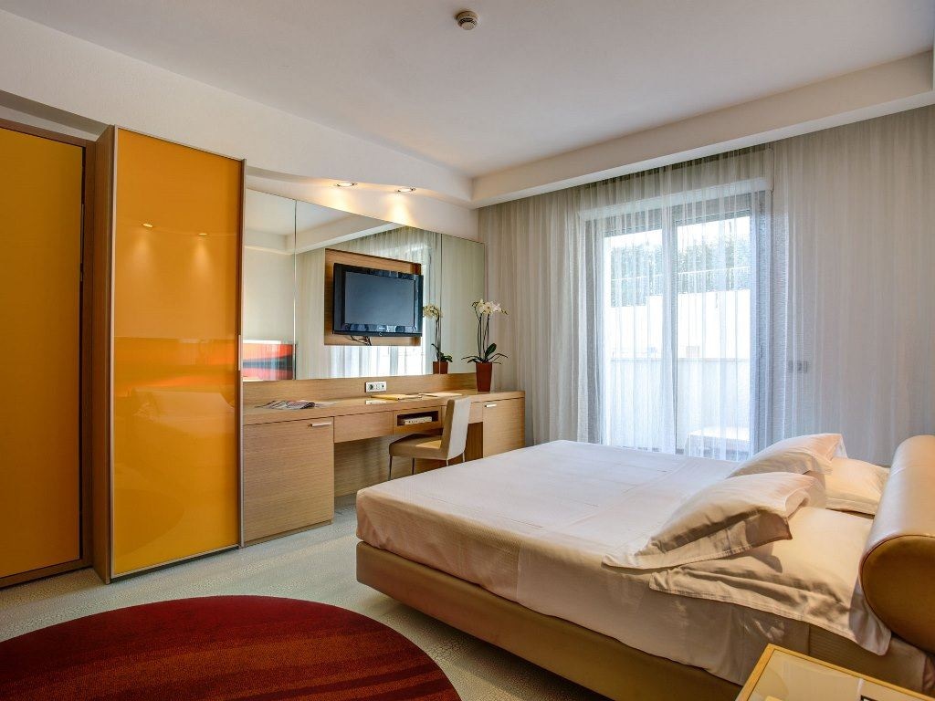 rooms-comfort-room-with-balcony