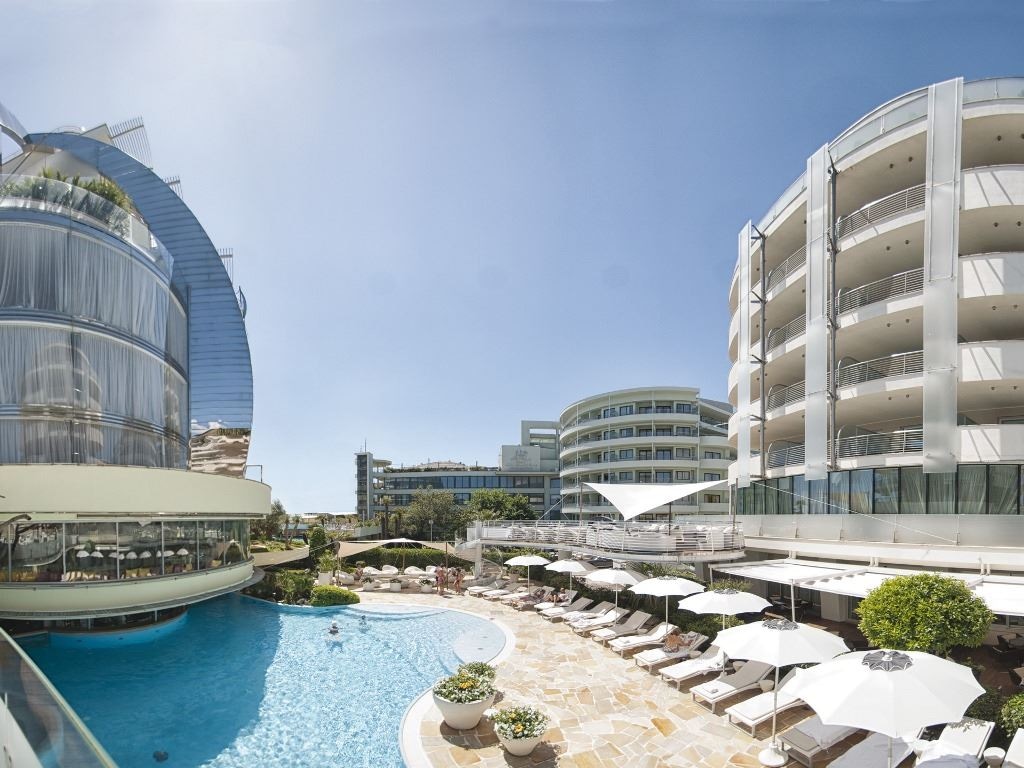 pools-outdoor--indoor-pool