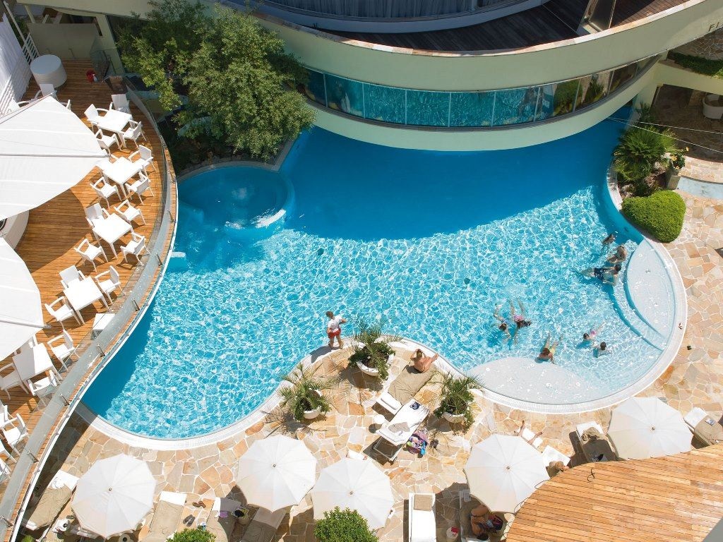 pools-outdoor--indoor-pool