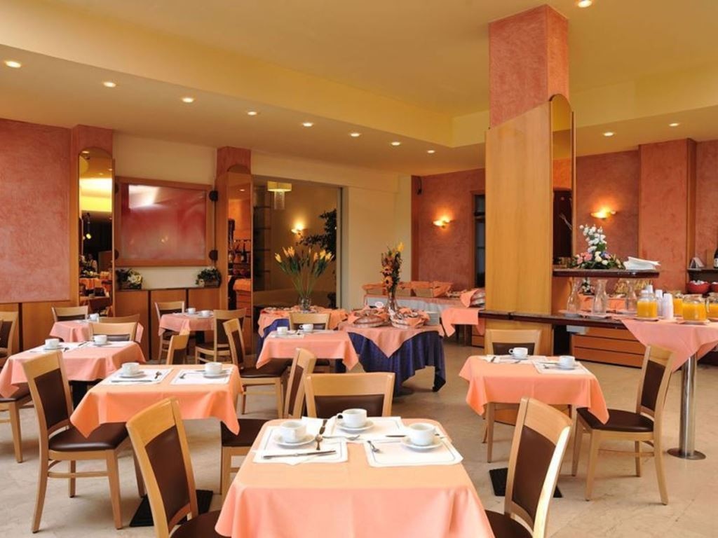 restaurants-restaurant