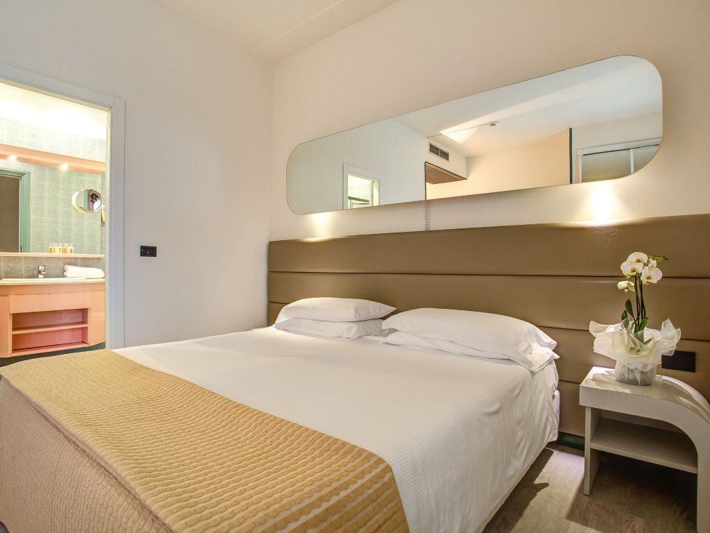 rooms-classic-room--with-balcony