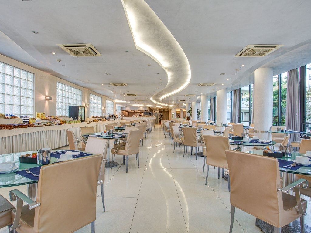 restaurants-restaurant