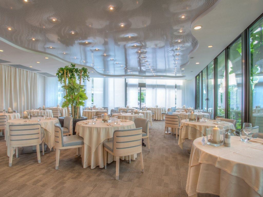 restaurants-restaurant