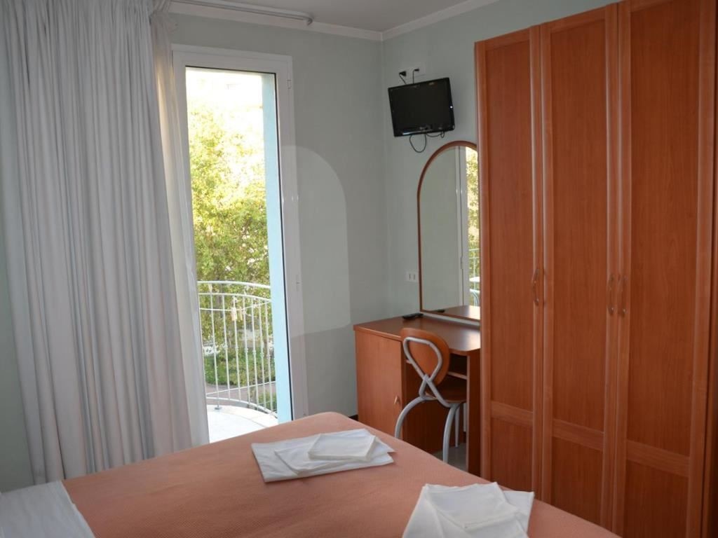 rooms-standard-room-with-balcony