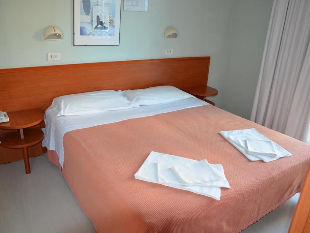 rooms-standard-room-with-balcony