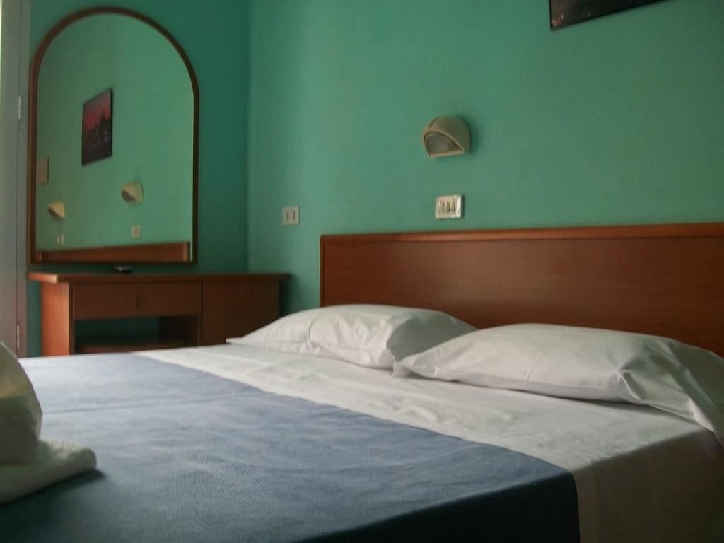 rooms-standard-room-with-balcony