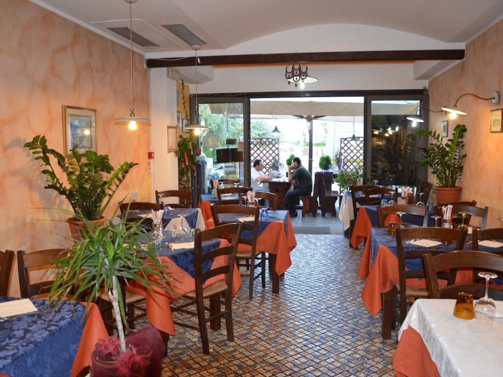 restaurants-restaurant