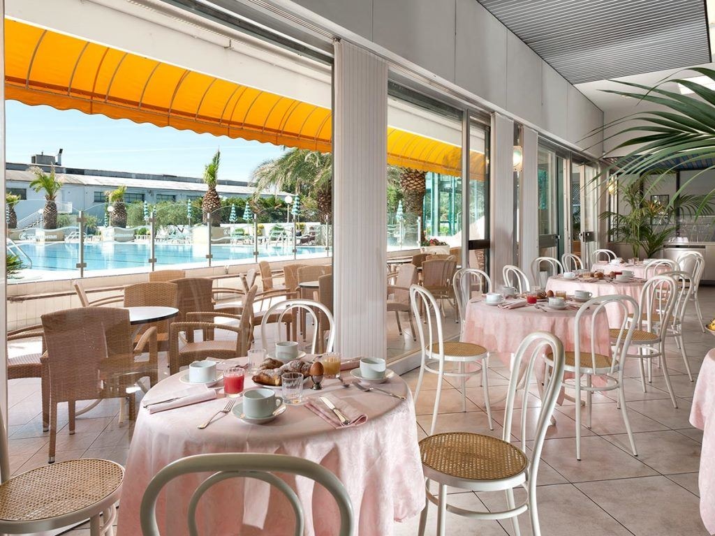 restaurants-restaurant