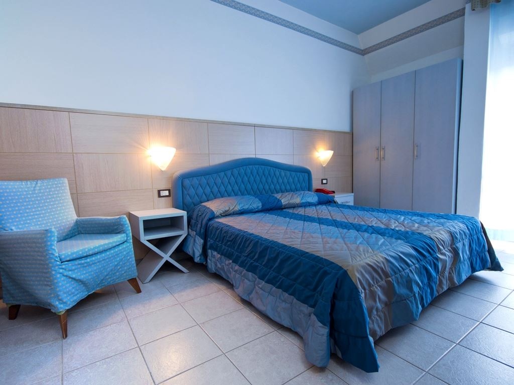 rooms-standard-room-with-balcony-double-single-use