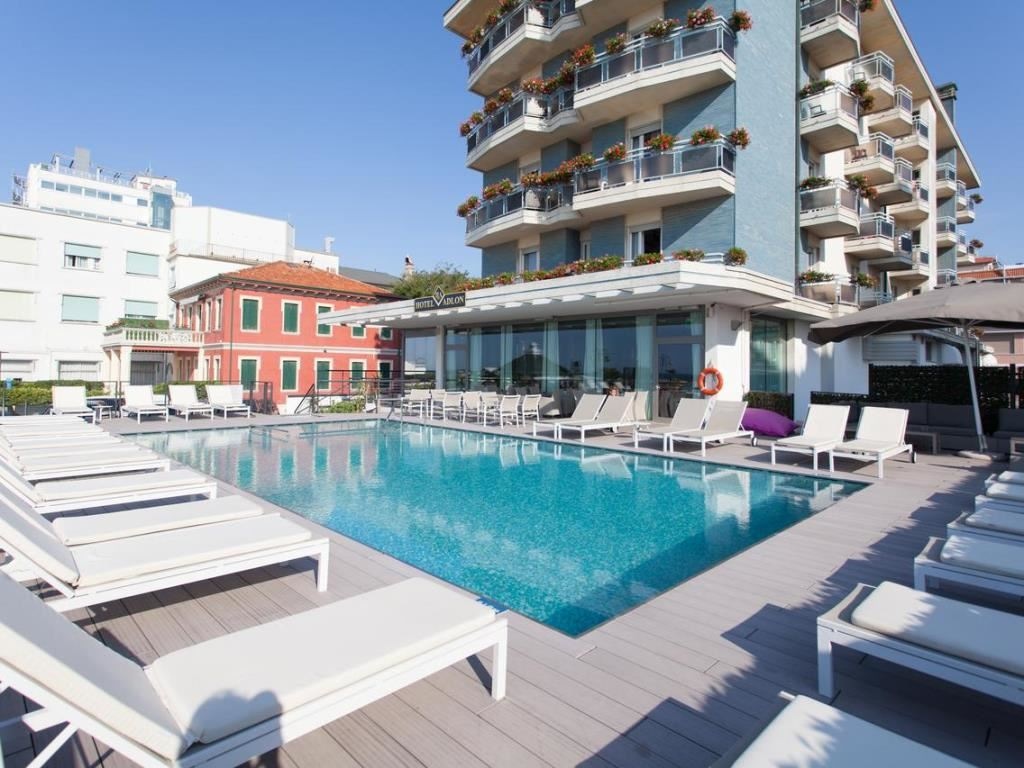 pools-outdoor--indoor-pool