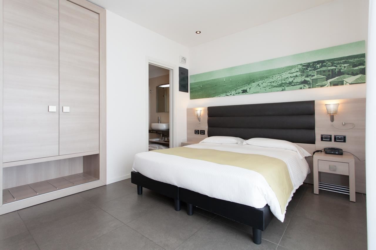 rooms-standard-room-side-sea-view