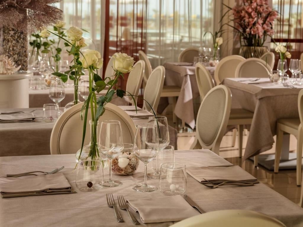 restaurants-restaurant