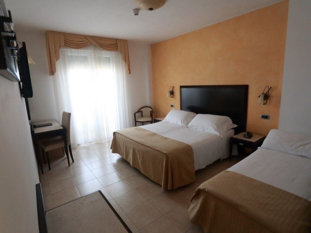 rooms-classic-room-with-balcony