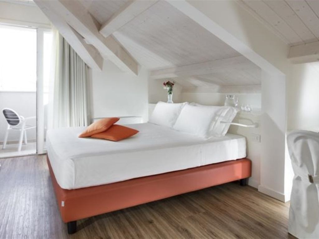 rooms-superior-room-with-balcony