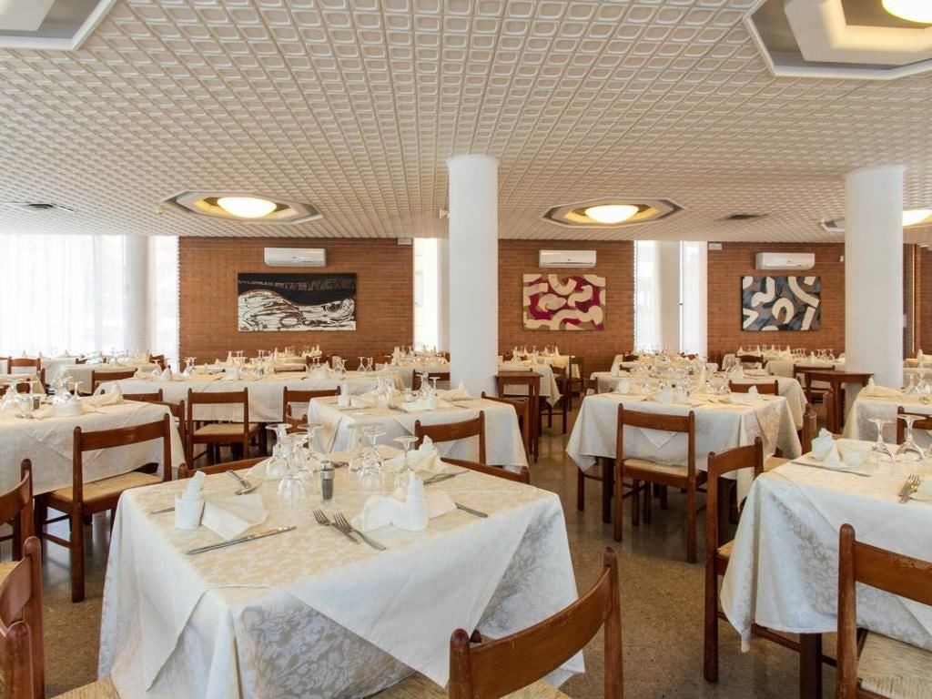 restaurants-restaurant