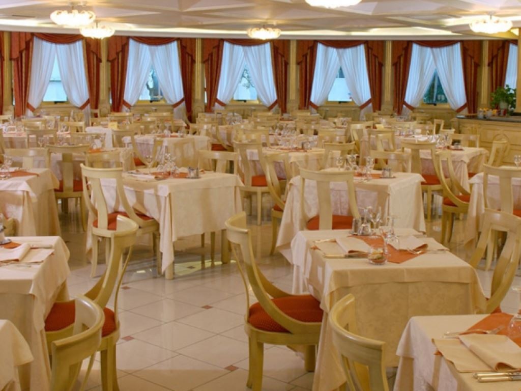 restaurants-restaurant