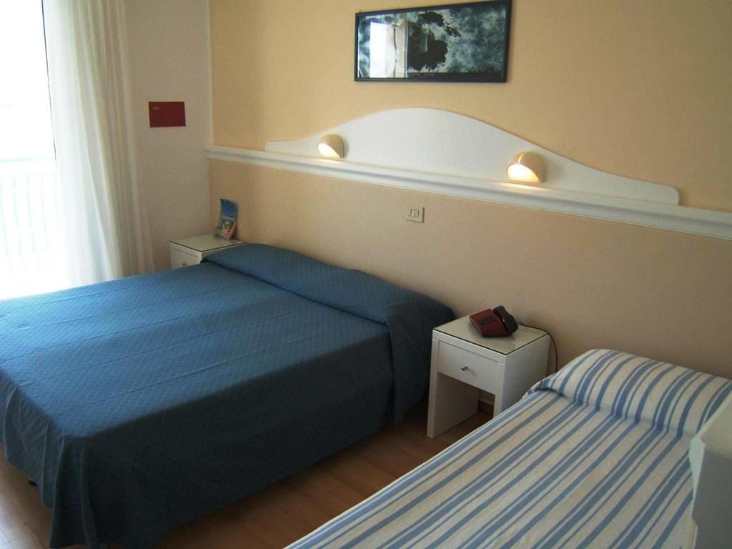 rooms-standard-room-with-balcony