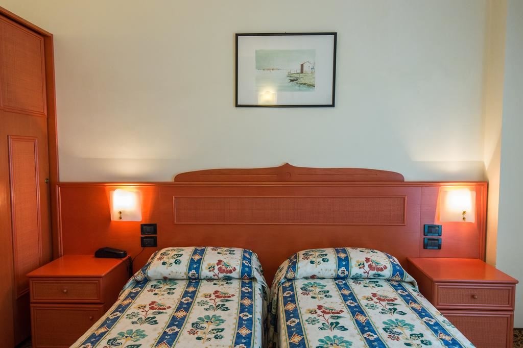 rooms-standard-room-with-balcony