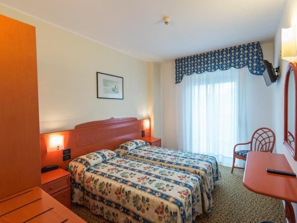 rooms-standard-room-with-balcony