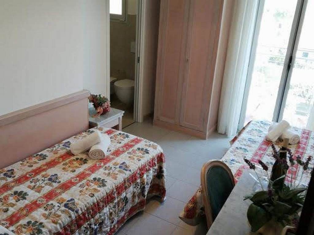 rooms-standard-room-with-balcony