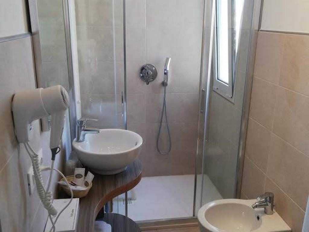 rooms-standard-room-with-balcony