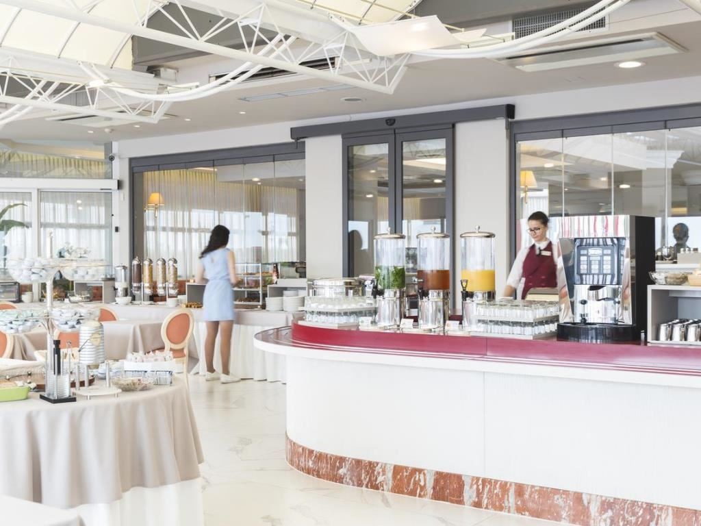 restaurants-restaurant