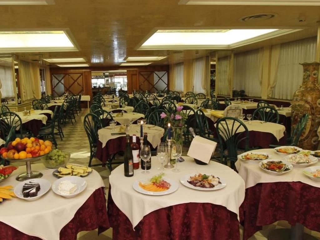 restaurants-restaurant