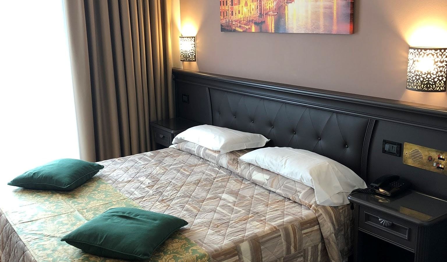 rooms-standard-room-side-sea-view