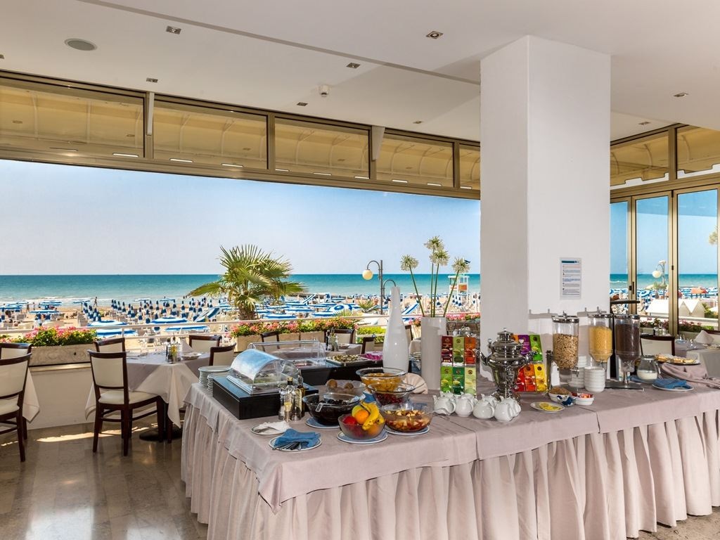 restaurants-restaurant