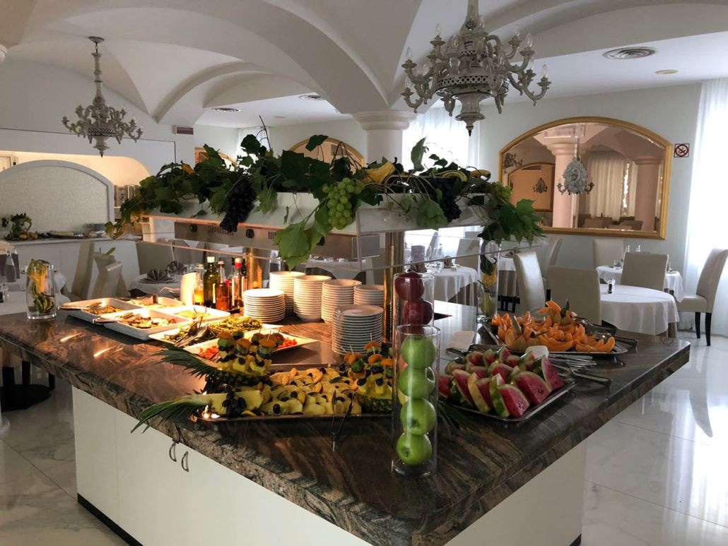 restaurants-restaurant