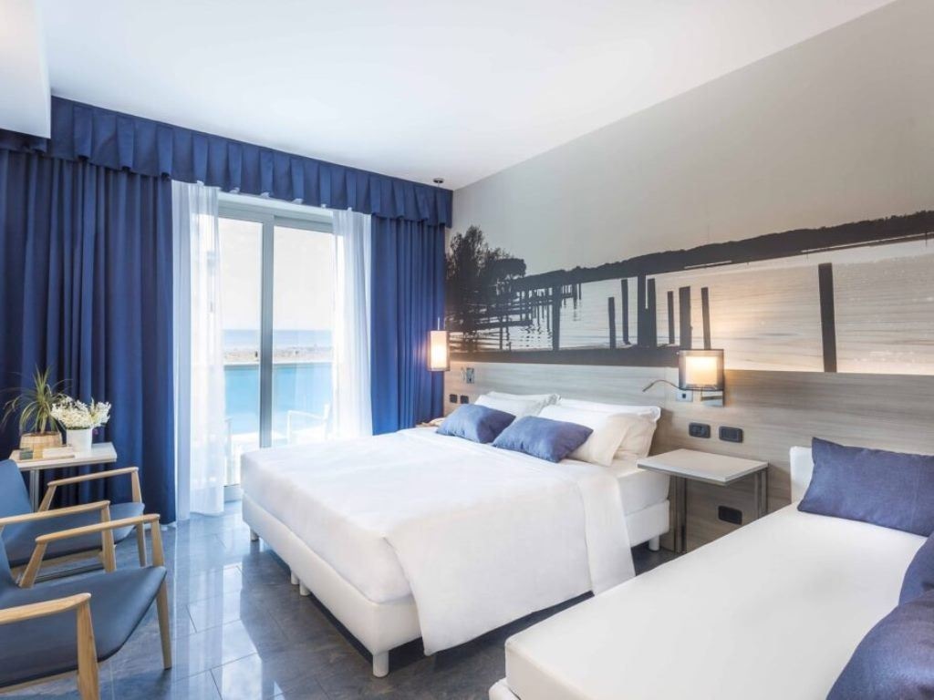 rooms-classic-plus-balcony-side-sea-view